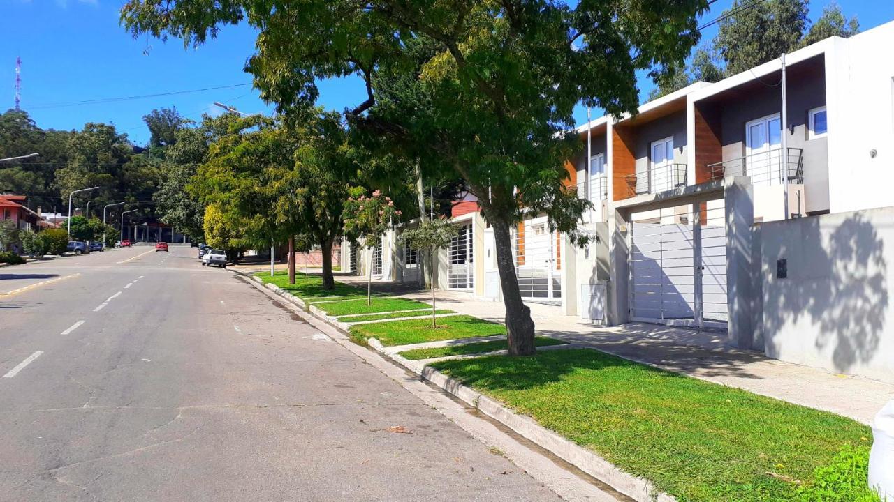 Ananda Apart Tandil - Dptos En Alquiler Temporario Esterno foto